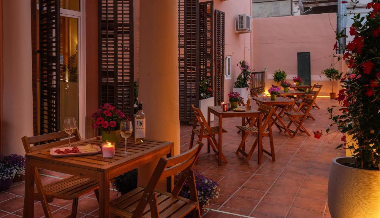 Antonios Hostal Sitges Exterior foto